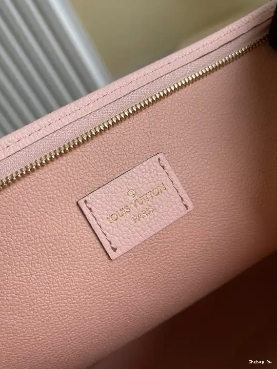 VUITTON LOUIS POUCH TOILETRY 26 0615